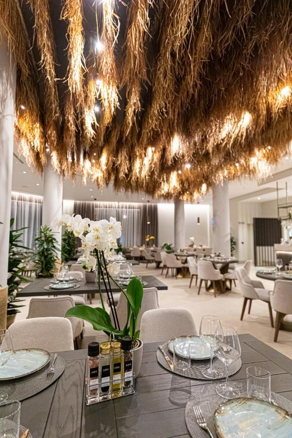 Mazarine Hotel, Vlore, Albania Radhimë 외부 사진