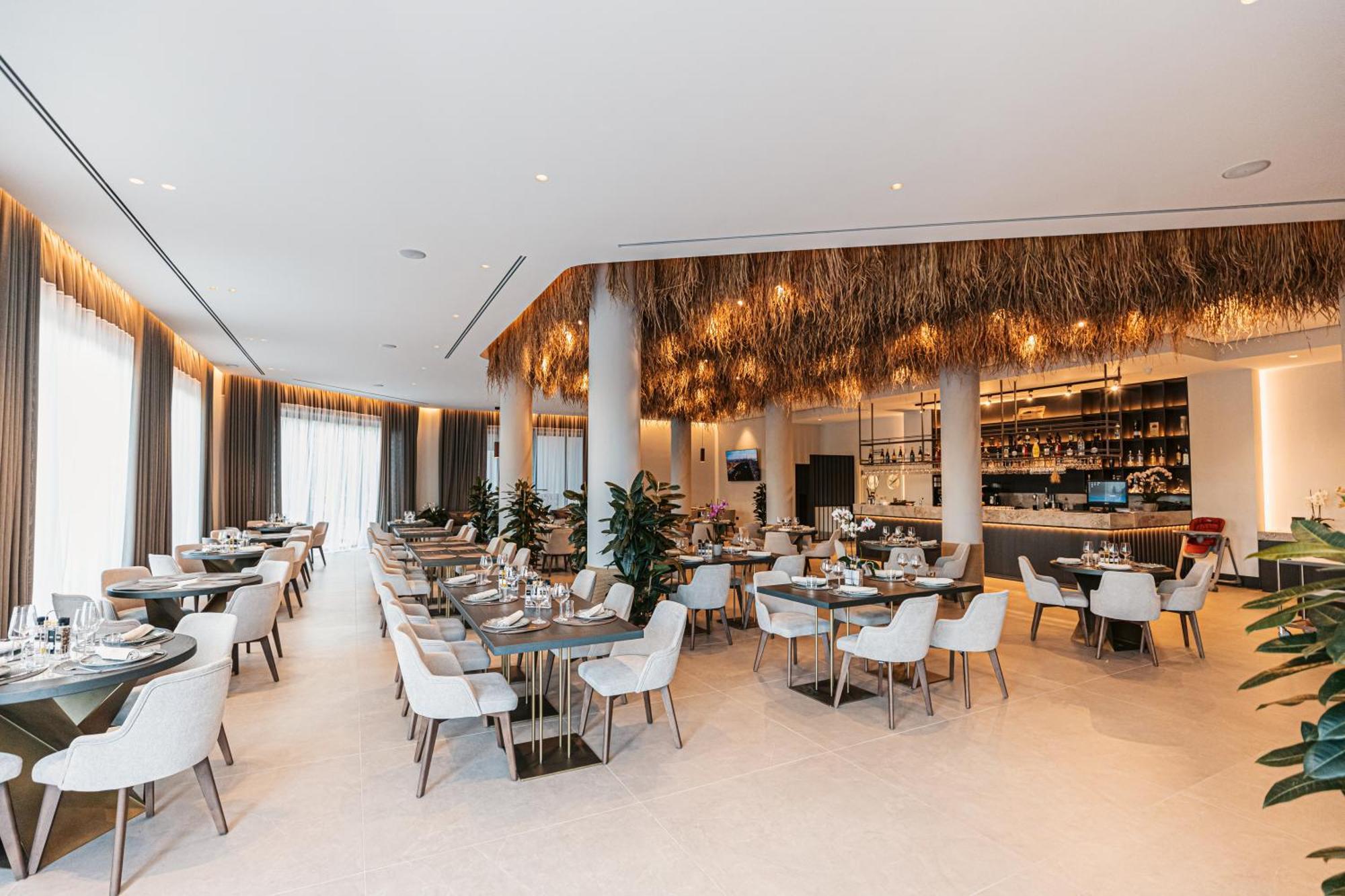Mazarine Hotel, Vlore, Albania Radhimë 외부 사진